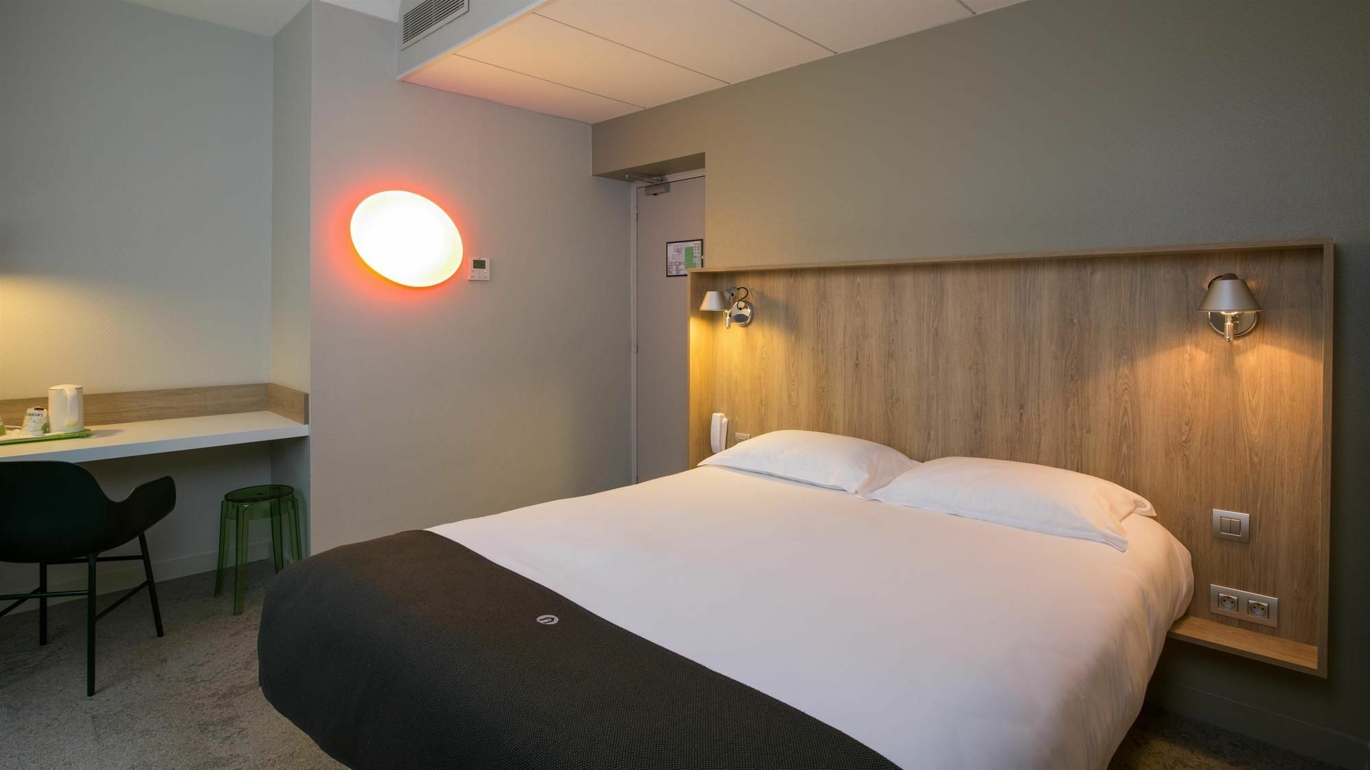 Campanile Rennes Centre - Gare Hotell Eksteriør bilde
